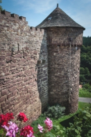 Muralla y torre secundaria
